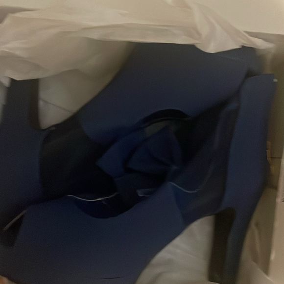 Heels - Picture 6 of 6